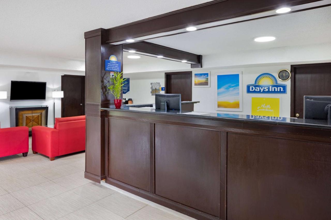 Days Inn By Wyndham Pensacola I-10 Ferry Pass Dış mekan fotoğraf