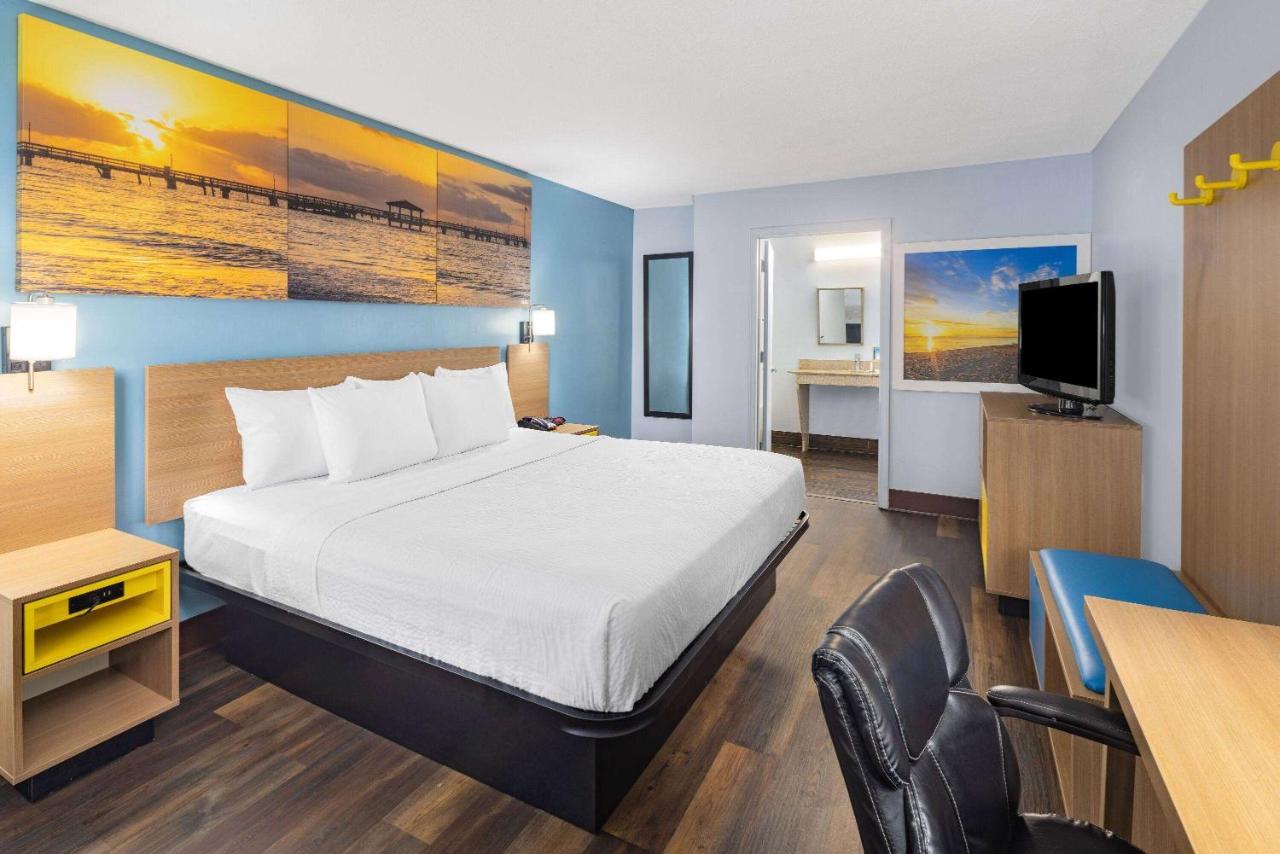 Days Inn By Wyndham Pensacola I-10 Ferry Pass Dış mekan fotoğraf