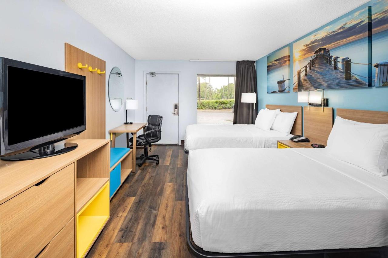 Days Inn By Wyndham Pensacola I-10 Ferry Pass Dış mekan fotoğraf