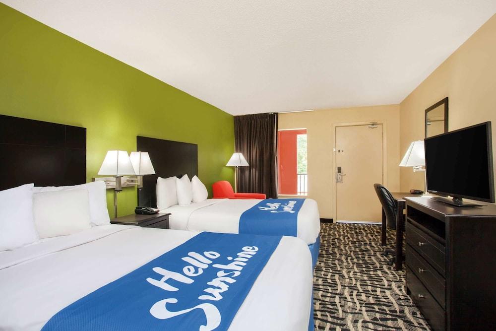 Days Inn By Wyndham Pensacola I-10 Ferry Pass Dış mekan fotoğraf
