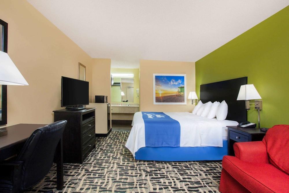 Days Inn By Wyndham Pensacola I-10 Ferry Pass Dış mekan fotoğraf