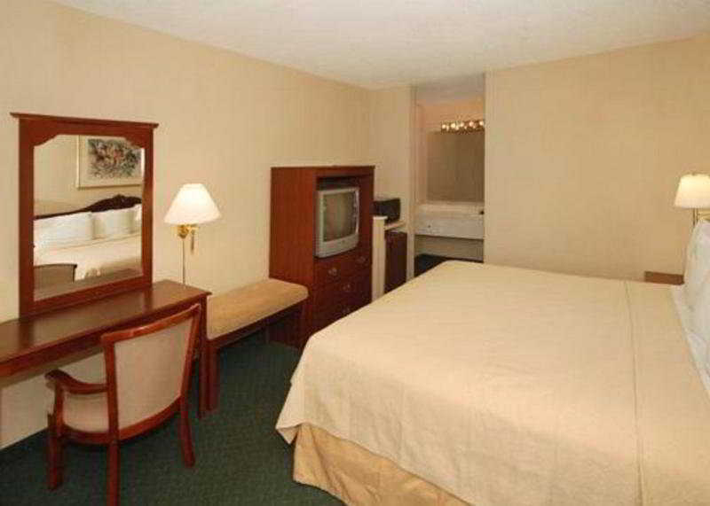 Days Inn By Wyndham Pensacola I-10 Ferry Pass Dış mekan fotoğraf
